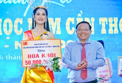 Nữ sinh Lê Thị Tường Vy đăng quang Hoa khôi Đại học Nam Cần Thơ