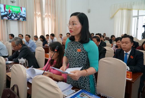 Chất vấn và trả lời nhiều vấn đề cử tri quan tâm