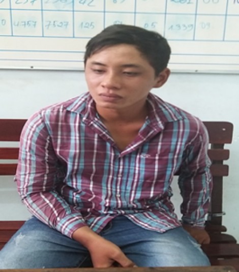 Bắt đối tượng cướp giật điện thoại của học sinh