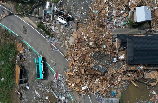 Nhật Bản dọn dẹp “bãi chiến trường” do mưa lũ