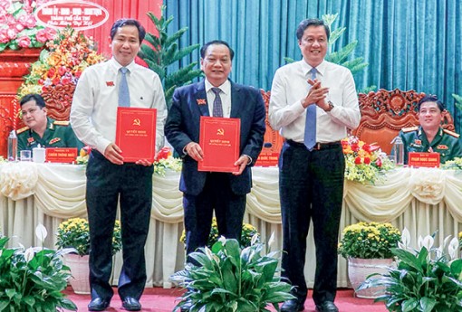 Xây dựng nền quốc phòng toàn dân vững mạnh, khu vực phòng thủ vững chắc