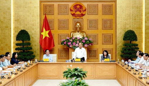 Chống bệnh thành tích trong thi đua, khen thưởng