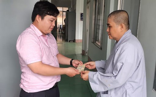 Thanh niên nhặt của rơi trả người mất