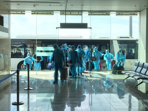 Cảng Hàng không quốc tế Cần Thơ đón 308 công dân từ Malaysia về nước
