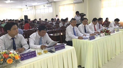 Tập trung xây dựng hệ thống chính quyền vững mạnh từ quận đến cơ sở