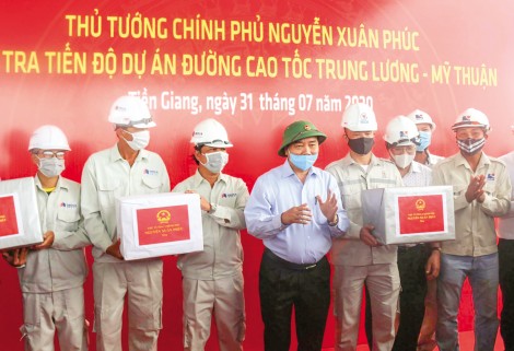 Thủ tướng Nguyễn Xuân Phúc kiểm tra Dự án cao tốc

Trung Lương - Mỹ Thuận
