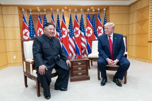 “Bất ngờ tháng 10” của ông Trump là gì?