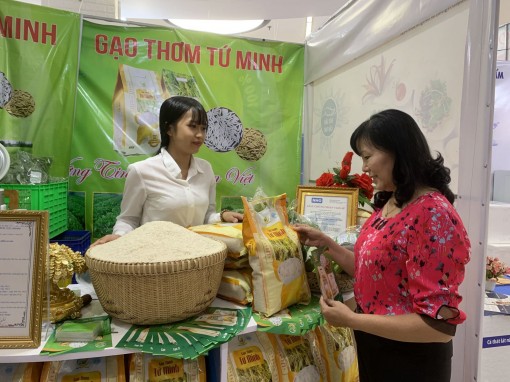 Kết nối “cung - cầu” trợ lực cho hàng Việt
