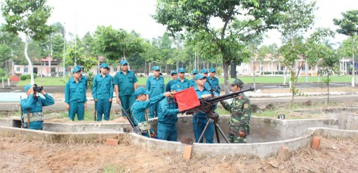 Thực hiện hiệu quả công tác phòng không nhân dân 