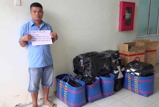 An Giang: Phát hiện, triệt phá điểm tập kết 5.000 gói thuốc lá nhập lậu
