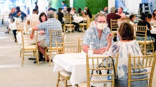 Dịch COVID-19 lây lan tại 20/50 bang của Mỹ