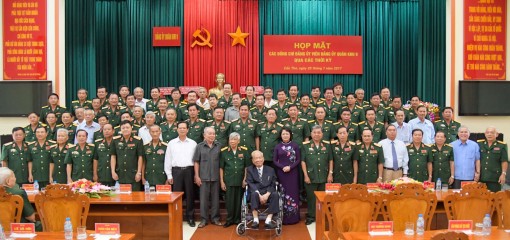 Đồng chí Lê Khả Phiêu những năm tháng công tác ở Quân khu 9