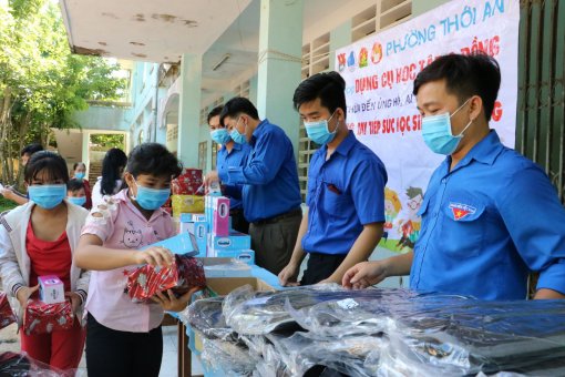 Những công trình “áo xanh”