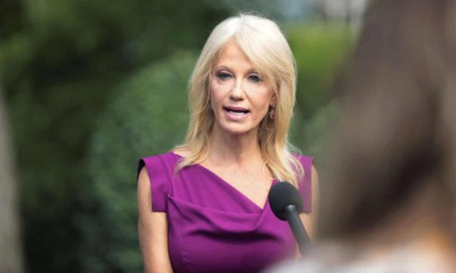 Cố vấn Nhà Trắng Conway từ nhiệm