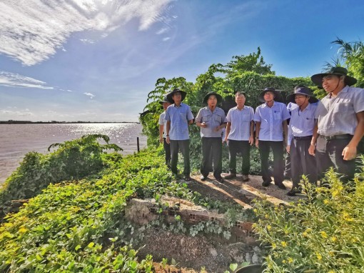 Khắc phục sạt lở  ở Thốt Nốt