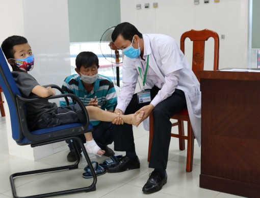 Cần điều trị sớm khuyết tật vận động ở trẻ