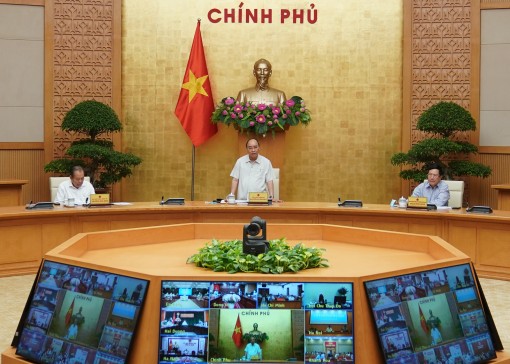 Thủ tướng Nguyễn Xuân Phúc: Cần xem xét tăng dần chuyến bay đến các nước