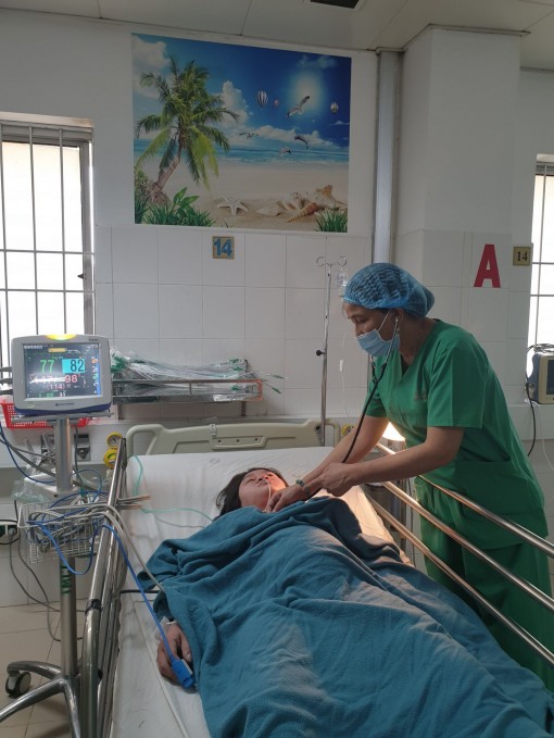 Cứu sống mẹ con sản phụ bị tim bẩm sinh tím nặng 