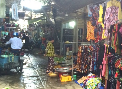 Vì sao tiểu thương chợ Bà Đầm chưa chịu di dời đến khu thương mại?