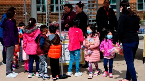 Corona “trốn” trong đường hô hấp trẻ em nhiều tuần