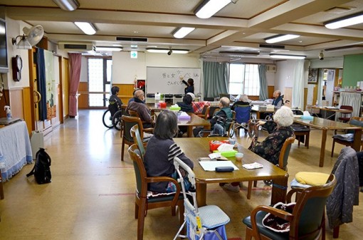 Vì sao người già Nhật ít tử vong vì COVID-19?