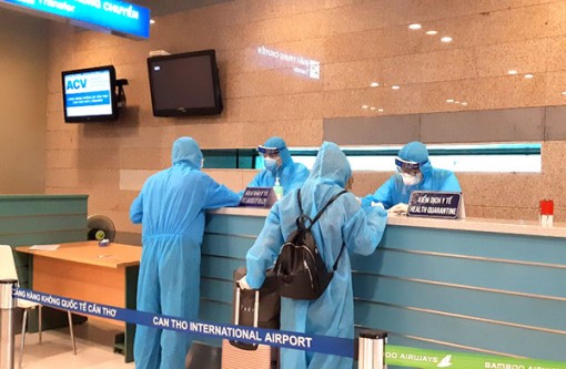 Ðón công dân từ Philippines và Singapore về nước