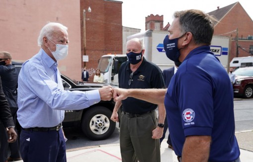 Trump - Biden “khẩu chiến” về vaccine