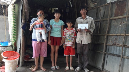 Bạn đọc hỗ trợ gia đình anh phụ hồ có vợ bị bướu thận và 2 con mắc bệnh động kinh