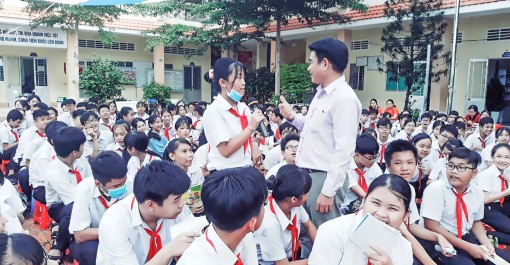 Xâm hại trẻ em - đừng để nỗi đau tiếp diễn!<br>

Bài 2: Vì đâu nên nỗi...