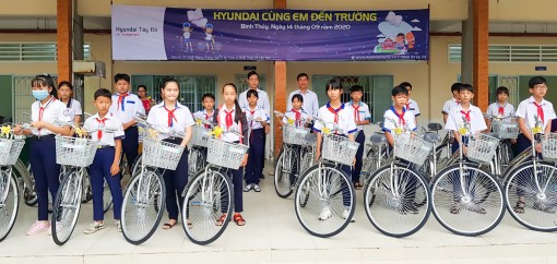 Bình Thủy trao tặng 20 xe đạp cho học sinh

có hoàn cảnh khó khăn