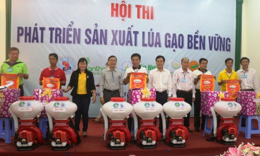 Đội Vĩnh Thạnh 2 đoạt giải nhất Hội thi sản xuất lúa gạo bền vững