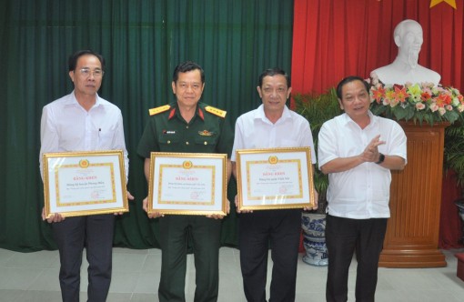 Thực hiện hiệu quả các giải pháp xây dựng, chỉnh đốn Đảng - tạo động lực phát triển mới