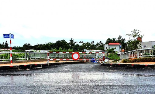 Xử lý điểm tiềm ẩn tai nạn giao thông trên địa bàn huyện Phong Ðiền