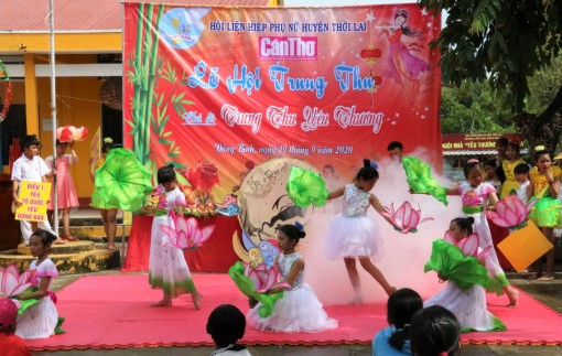 "Trung thu yêu thương" với thiếu nhi ngoại thành