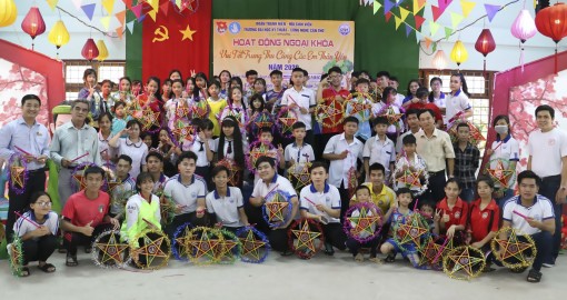 Đầm ấm Tết Trung thu