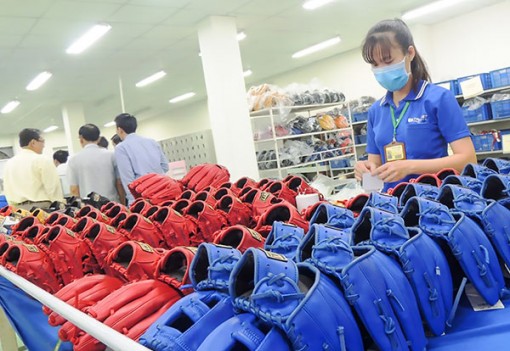 Hợp lực vượt khó