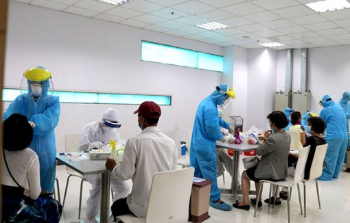 Ðề nghị thu phí xét nghiệm COVID-19