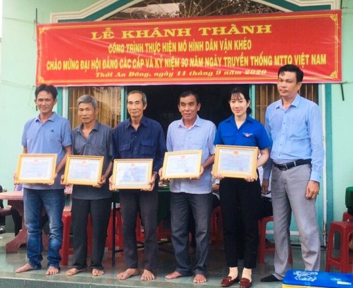 Hạnh phúc và sẻ chia