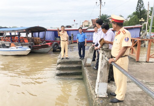 Khắc phục một số bất cập tại Cảng nội địa

hành khách du lịch Ninh Kiều