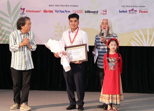 Sợ “người lớn” quá khi viết truyện thiếu nhi