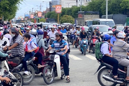 Đề xuất giải pháp đảm bảo trật tự, an toàn giao thông trước cổng trường học