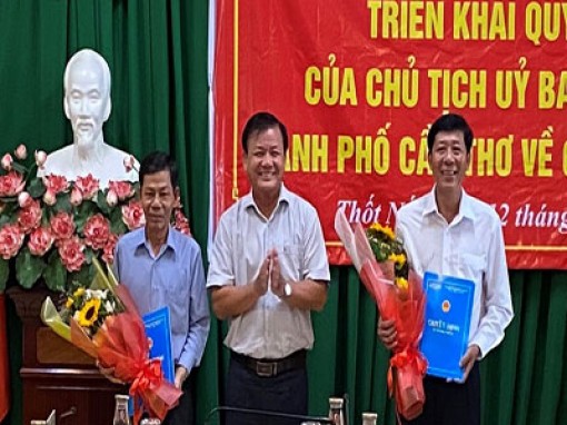 Triển khai các quyết định về công tác cán bộ