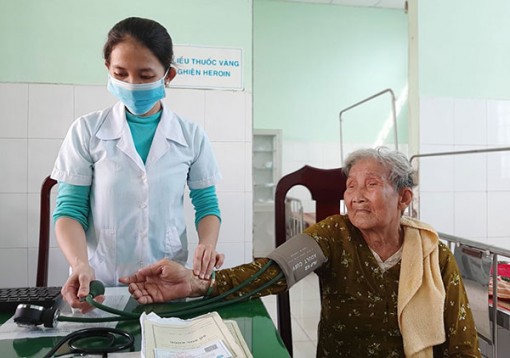 Người cao tuổi mất ngủ