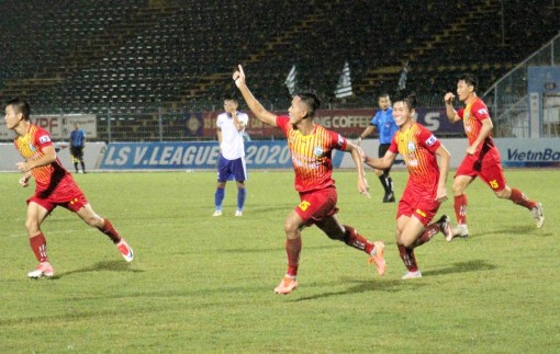 Thắng Huế, XSKT Cần Thơ nới rộng khoảng cách với đội chót bảng