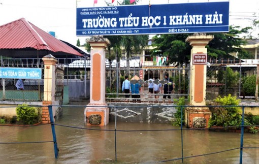 Cà Mau: Cho học sinh nghỉ học vì ngập úng trên diện rộng