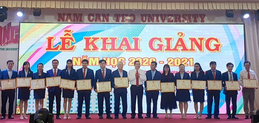 Trường Đại học Nam Cần Thơ khai giảng năm học mới