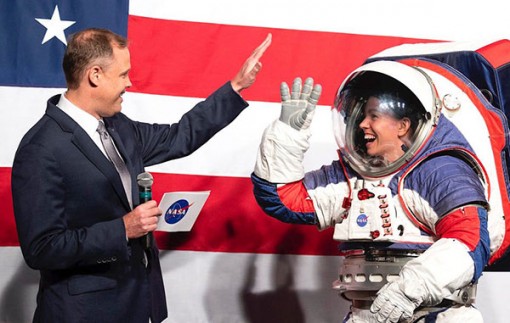 Tám quốc gia ký thỏa thuận thám hiểm Mặt trăng