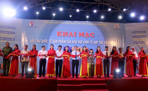 Nông sản, đặc sản các vùng miền hội tụ ở Hội chợ Coop-Expo 2020