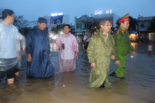 Tập trung bảo vệ an toàn tính mạng, tài sản của nhân dân khi triều cường dâng cao