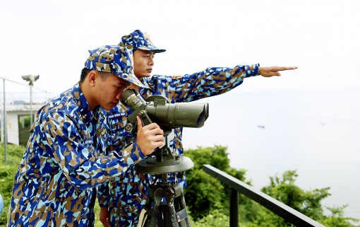 “Mắt thần” nơi phố biển